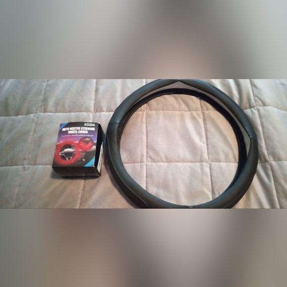 Heated +Regular Steering Wheel Cover🚗 Bundle - Picture 2 of 14